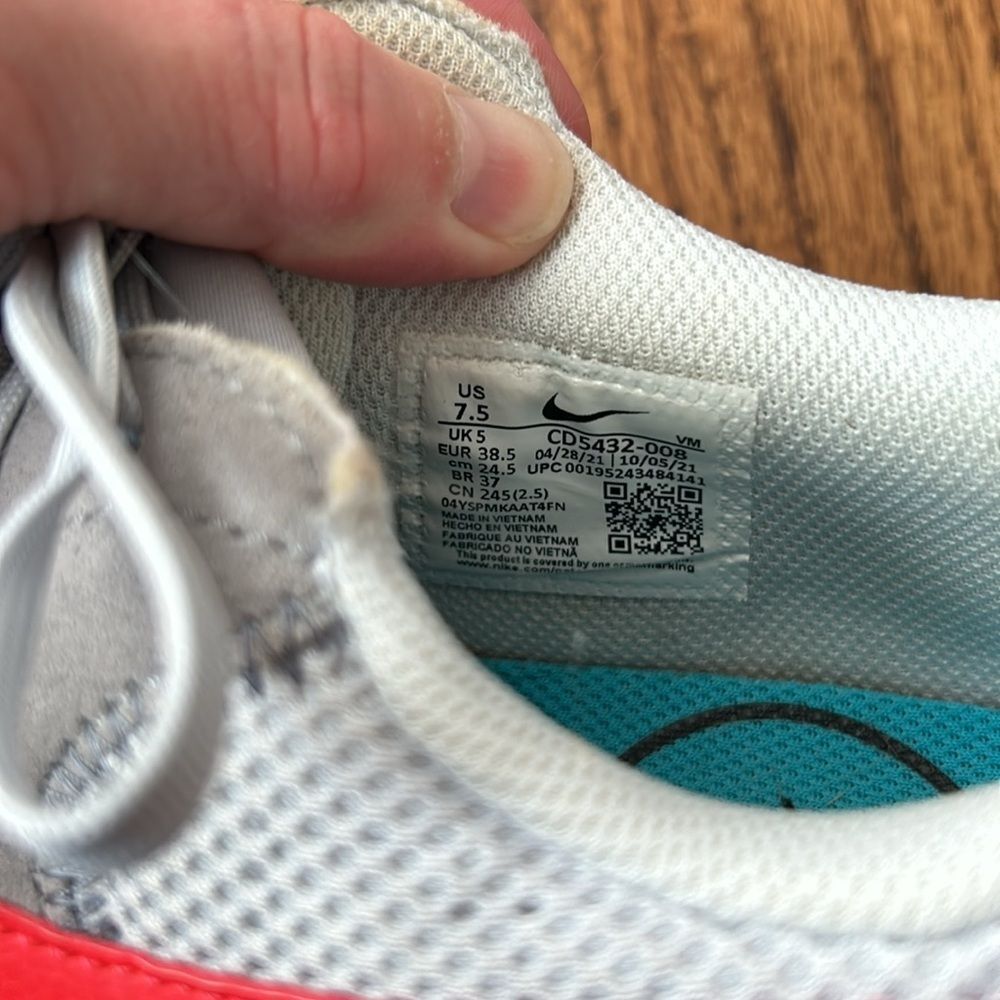 Nike Women's Air Max Size 7.5 - Picture 6 of 6